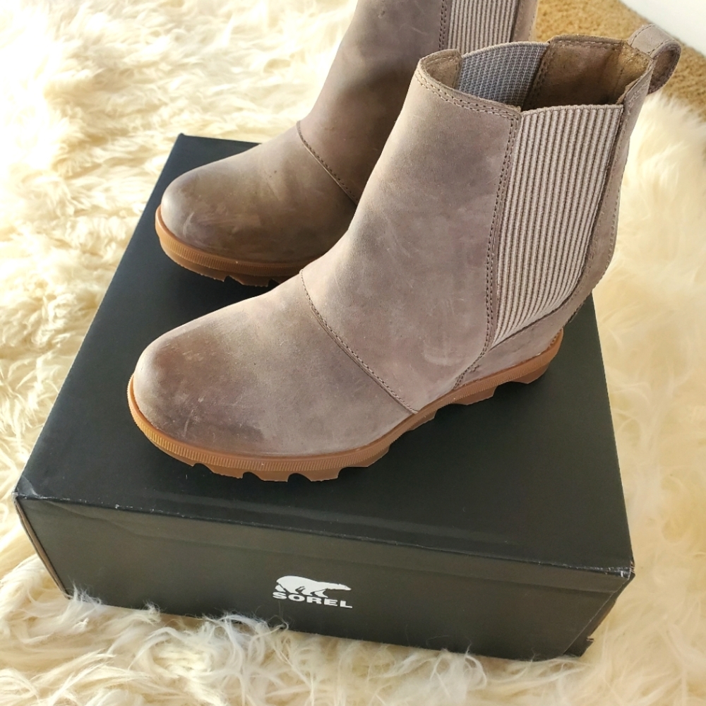 Sorel Women's Joan of Arctic Wedge II Chelsea Casual Boots